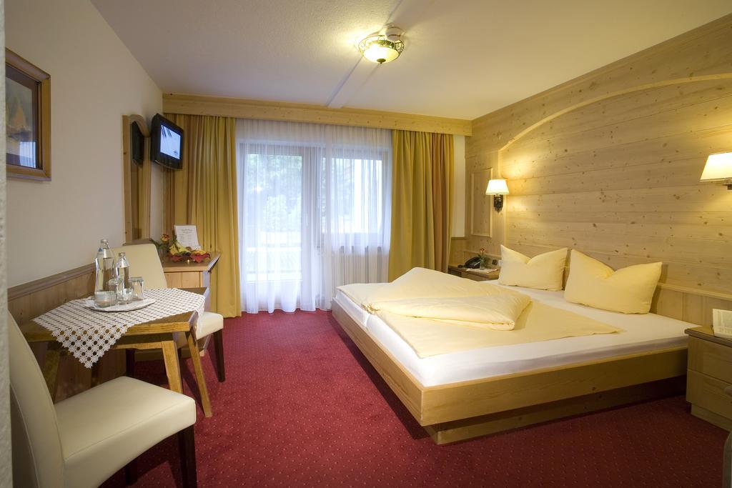 Alpenhotel Tirolerhof Gerlos Chambre photo